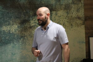 Santiago Arca Henon performing improvisation in English with Jest Set, an improv group, at bar Południk Zero, in Warsaw.