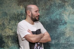 Santiago Arca Henon performing improvisation in English with Jest Set, an improv group, at bar Południk Zero, in Warsaw.